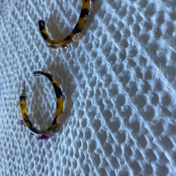 J.Crew Flowered Tortoise Shell Hoops - Picture 3 of 3